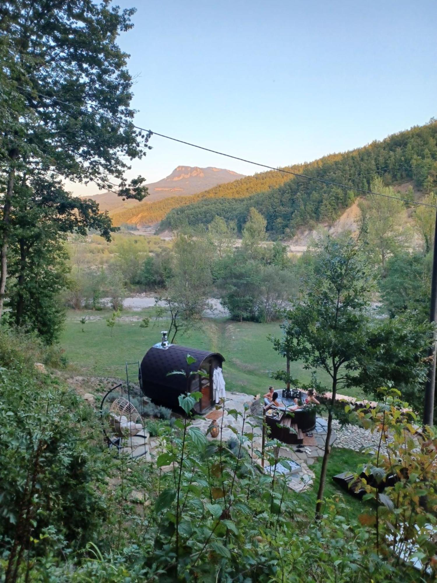Country-Chic B&B "Il Pozzo E La Macina" Bardi Bagian luar foto